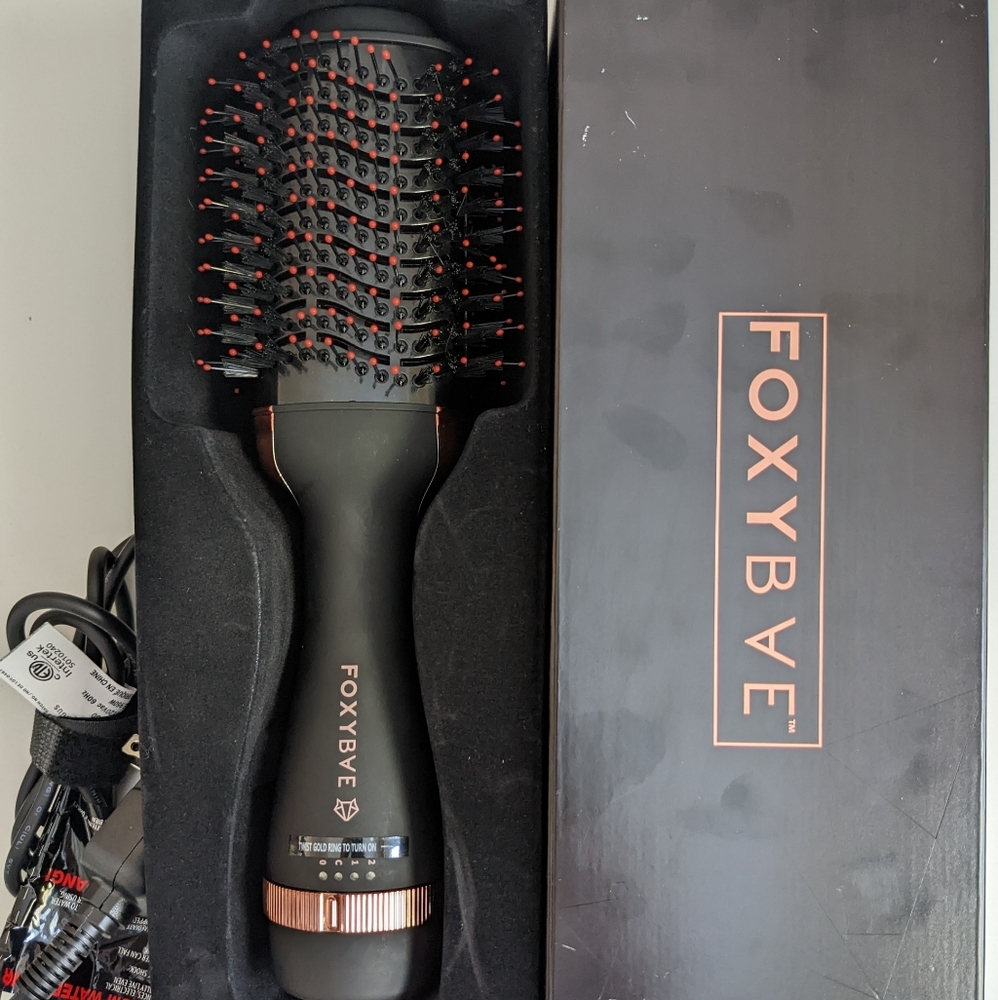 FoxyBae Rose Gold Blowout Dryer Brush